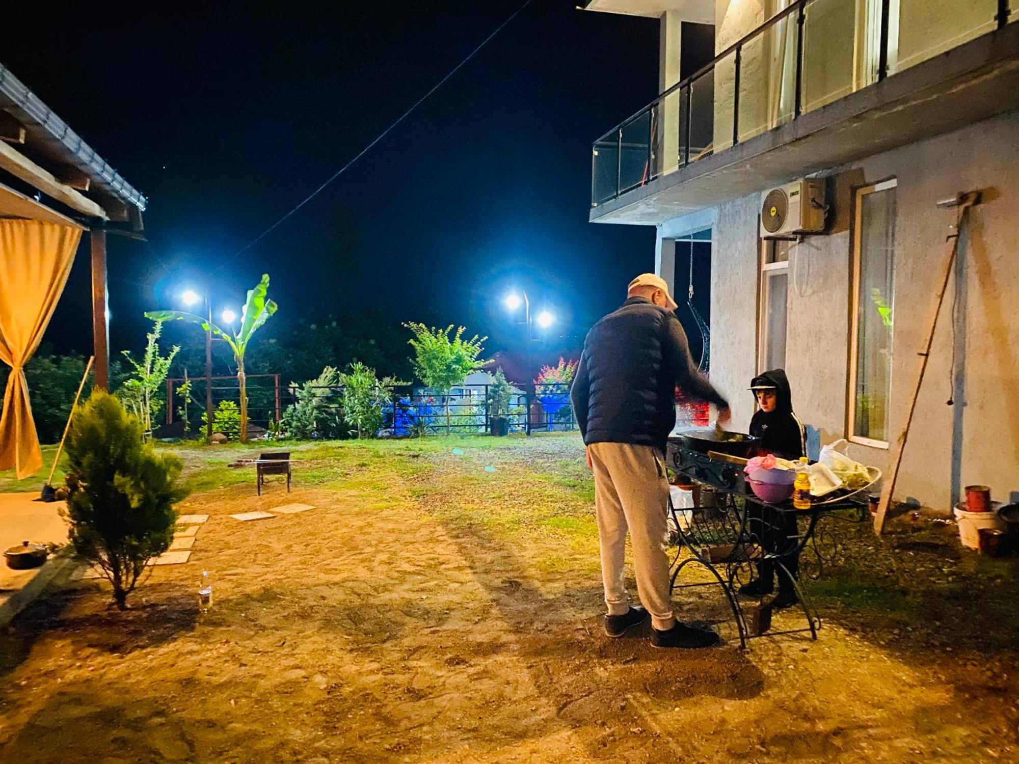 Family Hotel Sunset Chakvi Buitenkant foto